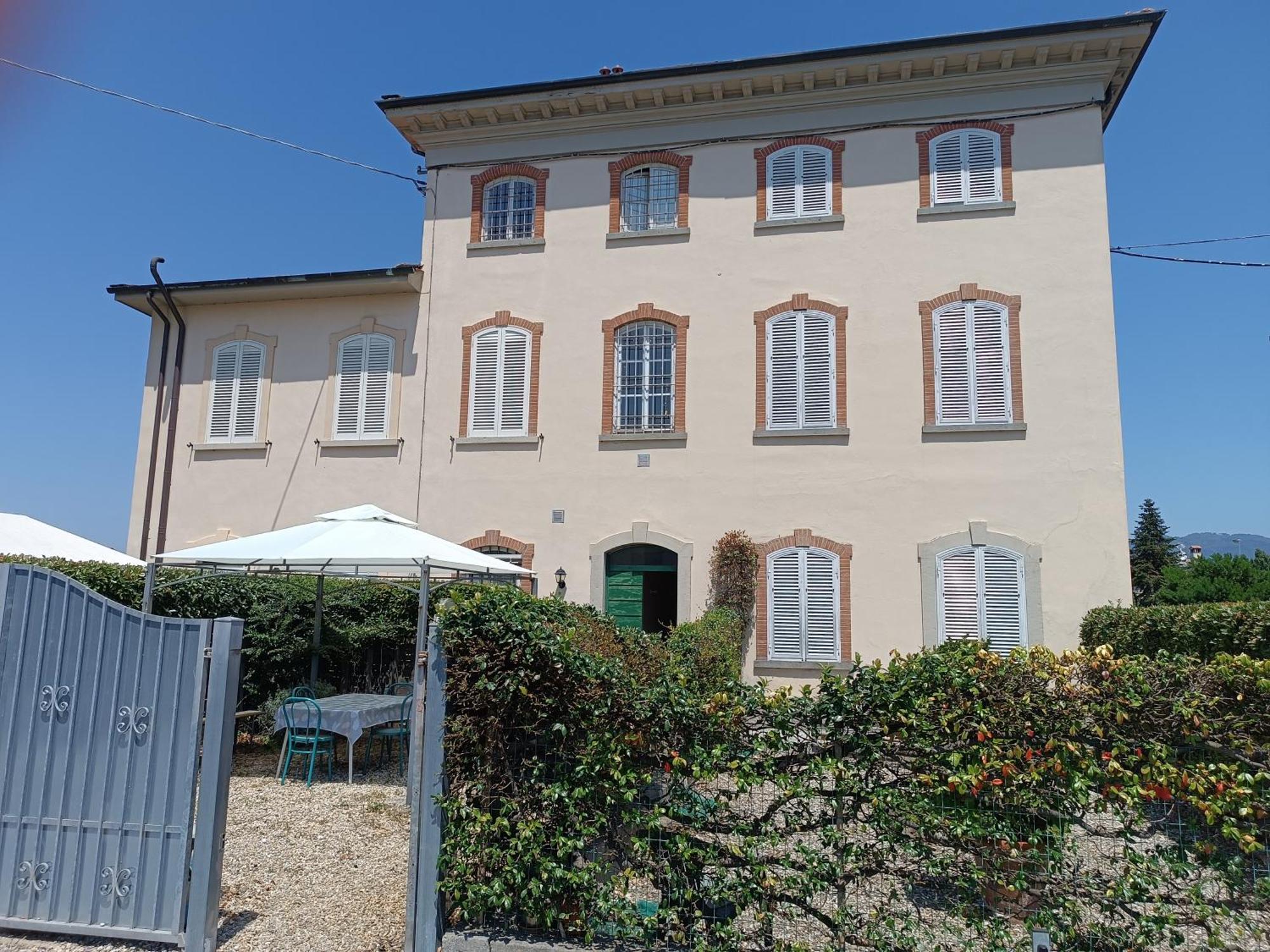 Casa Garibaldi Villa Лука Екстериор снимка